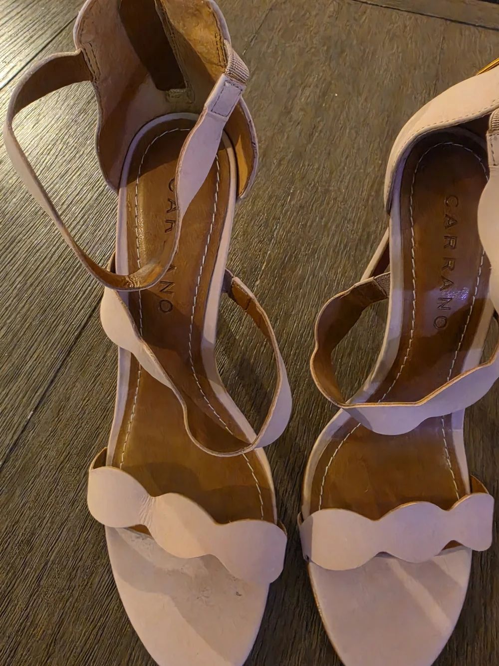 Carrano Taupe/Scallop Strap Zipper Women's Heels Size 9